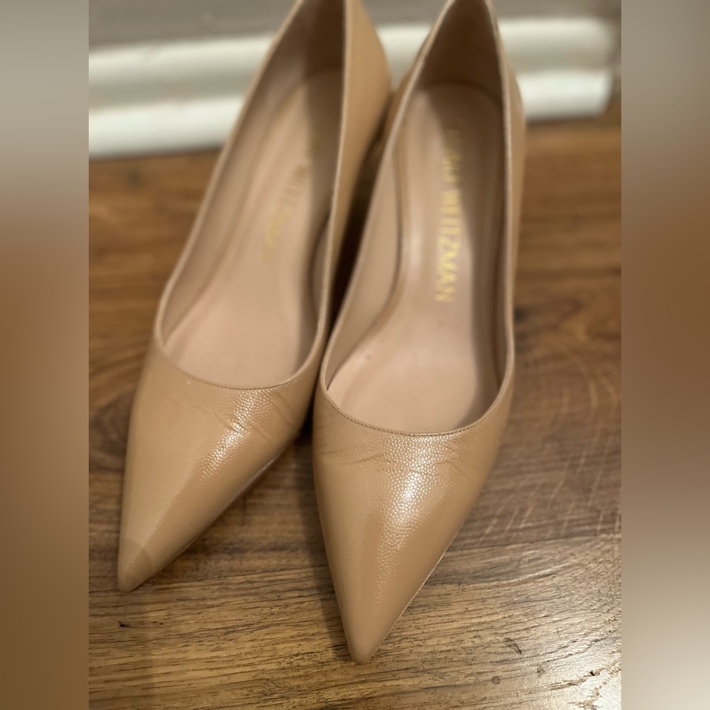 Stuart Weitzman Nude Leather Kitten Heel Pumps – Size 8.5
